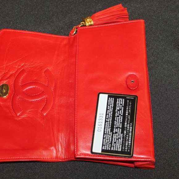 CHANEL Rare Vintage Red Sequin Leather Clutch - Picture 8 of 8